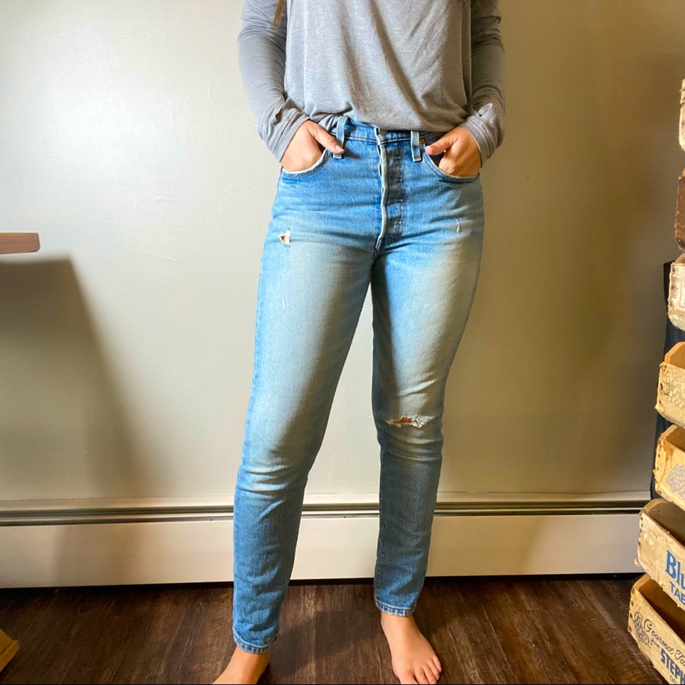Good condition size 26/28 Levi’s 501s skinny jeans
